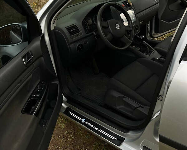 Серый Фольксваген Гольф, объемом двигателя 1.4 л и пробегом 245 тыс. км за 4900 $, фото 29 на Automoto.ua