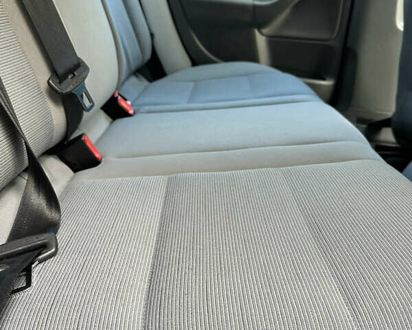 Серый Фольксваген Гольф, объемом двигателя 1.6 л и пробегом 160 тыс. км за 4500 $, фото 18 на Automoto.ua