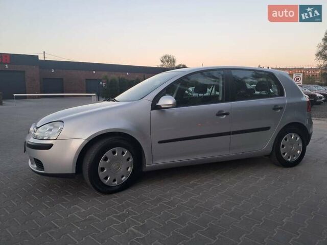 Серый Фольксваген Гольф, объемом двигателя 1.6 л и пробегом 277 тыс. км за 5500 $, фото 24 на Automoto.ua