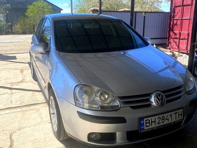 Серый Фольксваген Гольф, объемом двигателя 1.6 л и пробегом 254 тыс. км за 5000 $, фото 1 на Automoto.ua