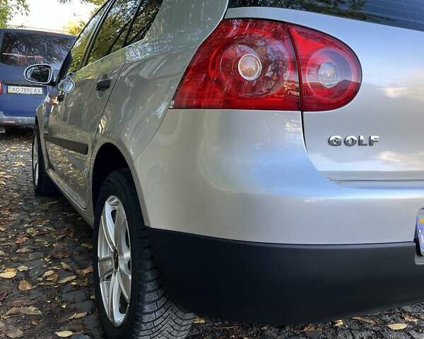 Серый Фольксваген Гольф, объемом двигателя 1.6 л и пробегом 220 тыс. км за 5200 $, фото 21 на Automoto.ua