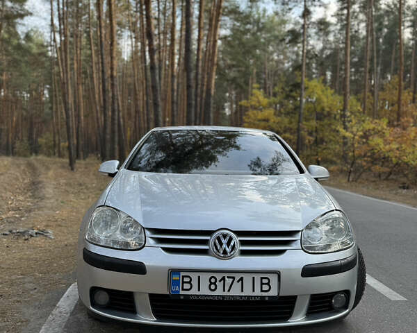 Фольксваген Гольф 2004 в Полтаве на Automoto.ua Серый Фольксваген Гольф, объемом двигателя 1.6 л и пробегом 260 тыс. км за 5500 $, фото 1 на Automoto.ua
