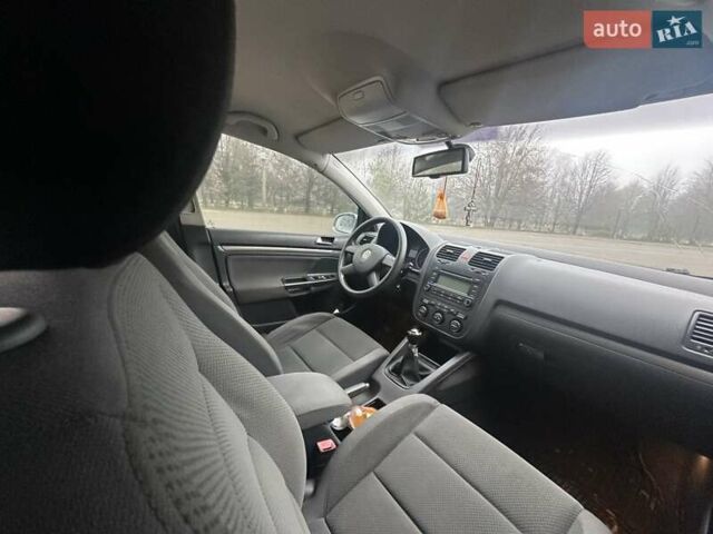 Серый Фольксваген Гольф, объемом двигателя 1.6 л и пробегом 281 тыс. км за 5200 $, фото 10 на Automoto.ua