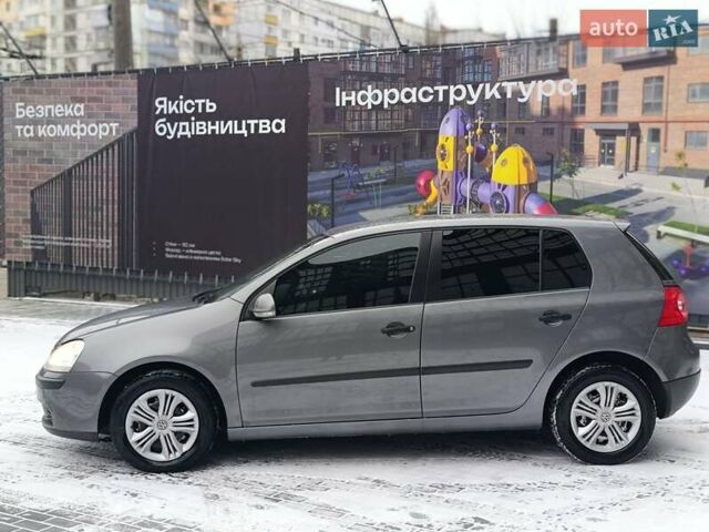 Сірий Фольксваген Гольф, об'ємом двигуна 1.39 л та пробігом 208 тис. км за 3999 $, фото 1 на Automoto.ua