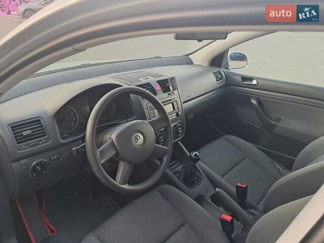 Серый Фольксваген Гольф, объемом двигателя 1.6 л и пробегом 277 тыс. км за 5500 $, фото 14 на Automoto.ua