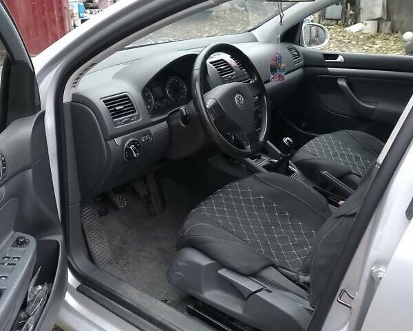 Серый Фольксваген Гольф, объемом двигателя 1.6 л и пробегом 237 тыс. км за 6000 $, фото 7 на Automoto.ua