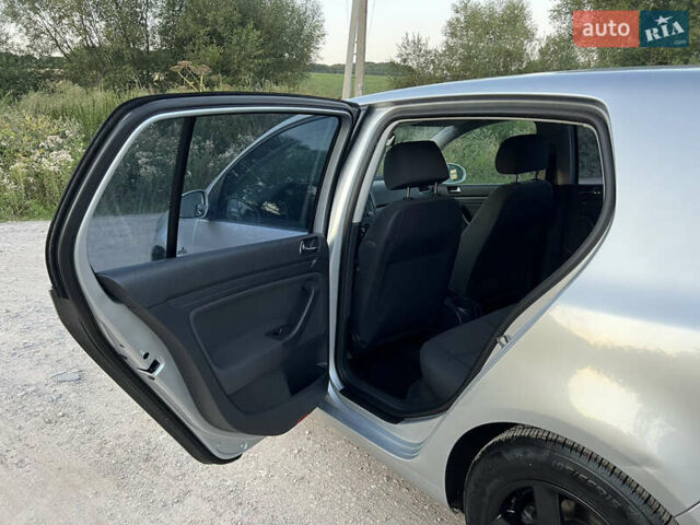 Серый Фольксваген Гольф, объемом двигателя 1.6 л и пробегом 202 тыс. км за 5100 $, фото 20 на Automoto.ua