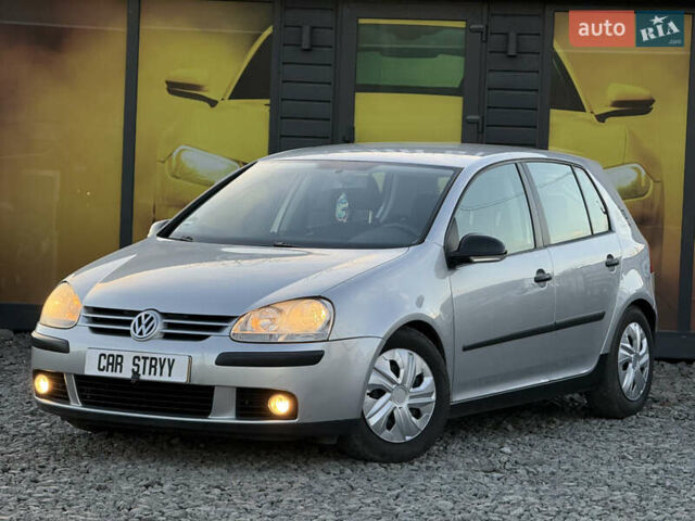 Серый Фольксваген Гольф, объемом двигателя 1.6 л и пробегом 229 тыс. км за 5600 $, фото 11 на Automoto.ua