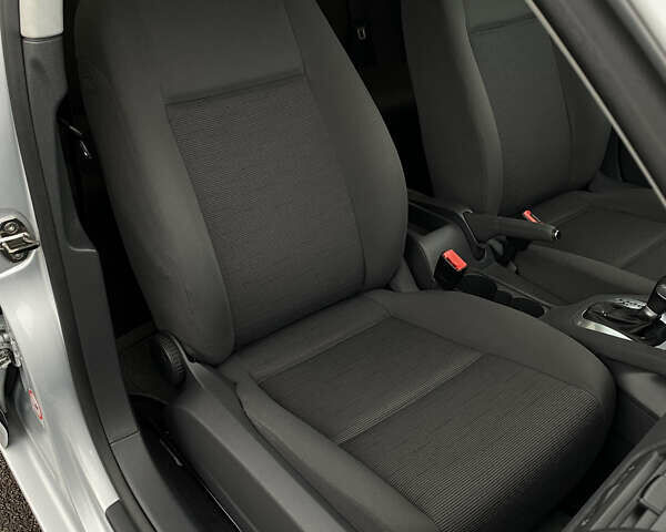 Серый Фольксваген Гольф, объемом двигателя 1.6 л и пробегом 250 тыс. км за 5800 $, фото 40 на Automoto.ua