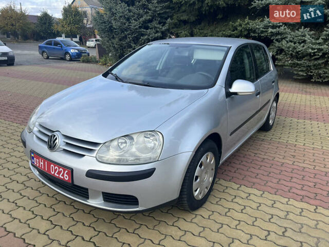 Фольксваген Гольф 2004 в Корсунь-Шевченковском на Automoto.ua Серый Фольксваген Гольф, объемом двигателя 1.4 л и пробегом 261 тыс. км за 4900 $, фото 1 на Automoto.ua