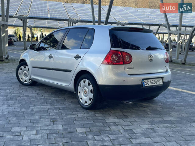 Серый Фольксваген Гольф, объемом двигателя 1.6 л и пробегом 214 тыс. км за 5670 $, фото 5 на Automoto.ua