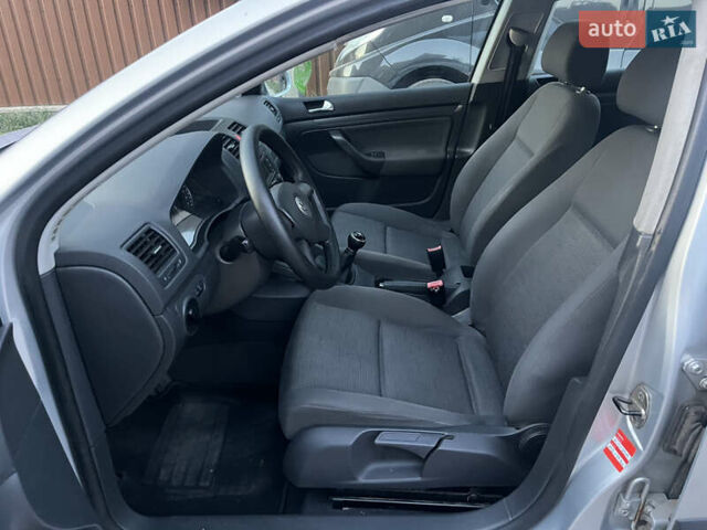 Серый Фольксваген Гольф, объемом двигателя 1.4 л и пробегом 195 тыс. км за 5400 $, фото 31 на Automoto.ua