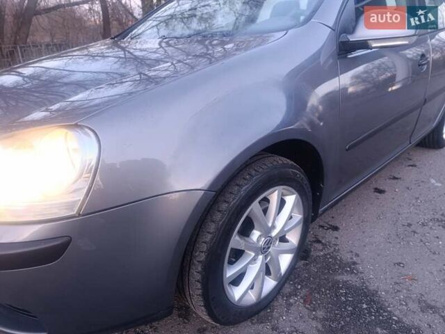 Сірий Фольксваген Гольф, об'ємом двигуна 1.39 л та пробігом 274 тис. км за 4000 $, фото 1 на Automoto.ua