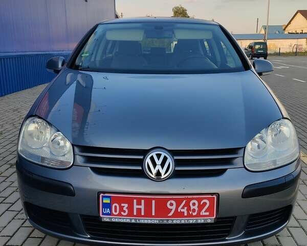 Сірий Фольксваген Гольф, об'ємом двигуна 1.6 л та пробігом 203 тис. км за 6850 $, фото 5 на Automoto.ua