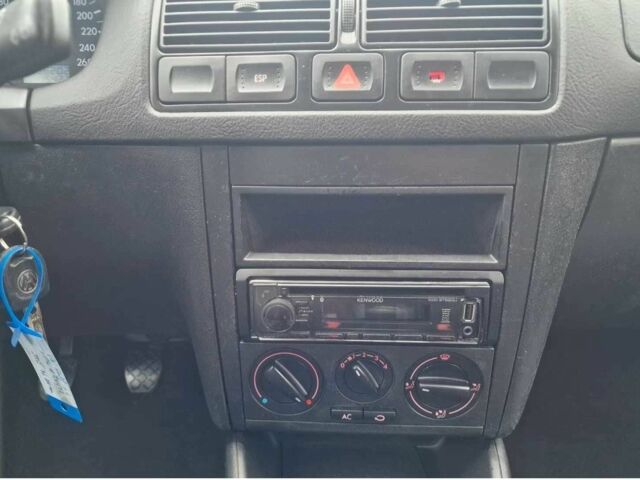 Сірий Фольксваген Гольф, об'ємом двигуна 1.9 л та пробігом 226 тис. км за 1333 $, фото 1 на Automoto.ua