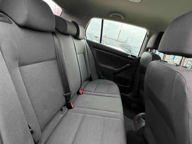 Серый Фольксваген Гольф, объемом двигателя 1.4 л и пробегом 216 тыс. км за 5850 $, фото 9 на Automoto.ua