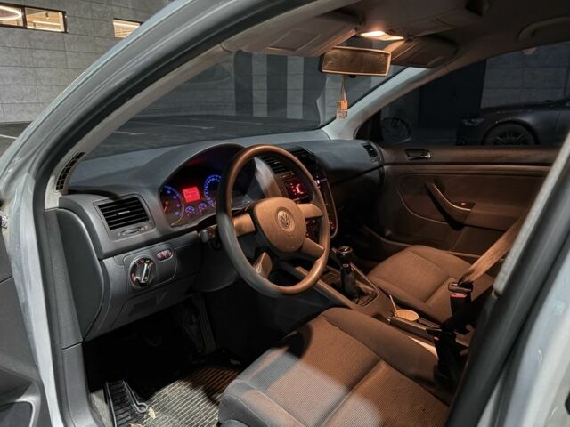 Серый Фольксваген Гольф, объемом двигателя 1.6 л и пробегом 202 тыс. км за 5100 $, фото 11 на Automoto.ua