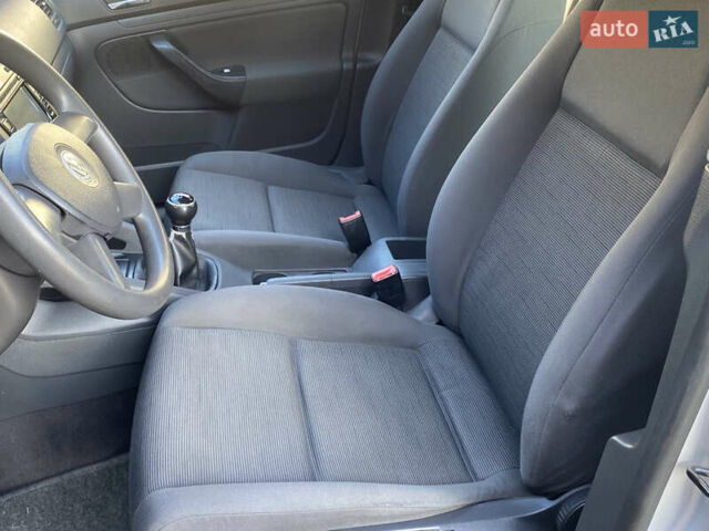 Серый Фольксваген Гольф, объемом двигателя 1.4 л и пробегом 255 тыс. км за 4100 $, фото 7 на Automoto.ua