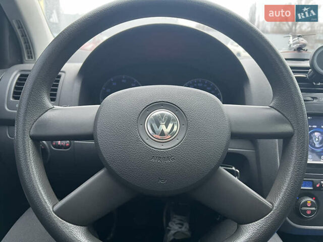 Фольксваген Гольф 2004 в Полтаве на Automoto.ua Серый Фольксваген Гольф, объемом двигателя 1.6 л и пробегом 260 тыс. км за 5500 $, фото 18 на Automoto.ua