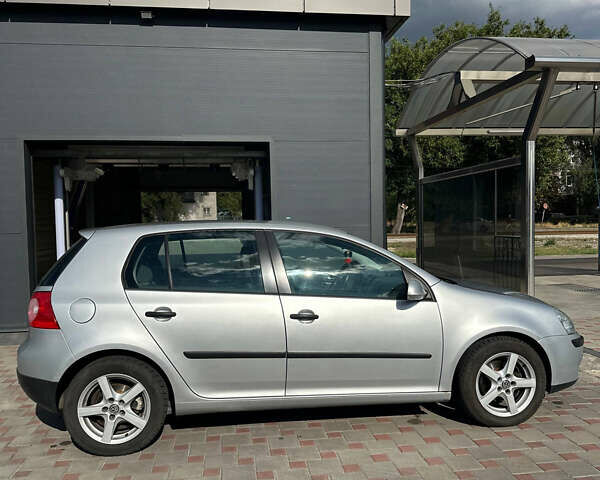 Фольксваген Гольф 2004 в Запорожье на Automoto.ua Серый Фольксваген Гольф, объемом двигателя 1.4 л и пробегом 220 тыс. км за 5300 $, фото 44 на Automoto.ua