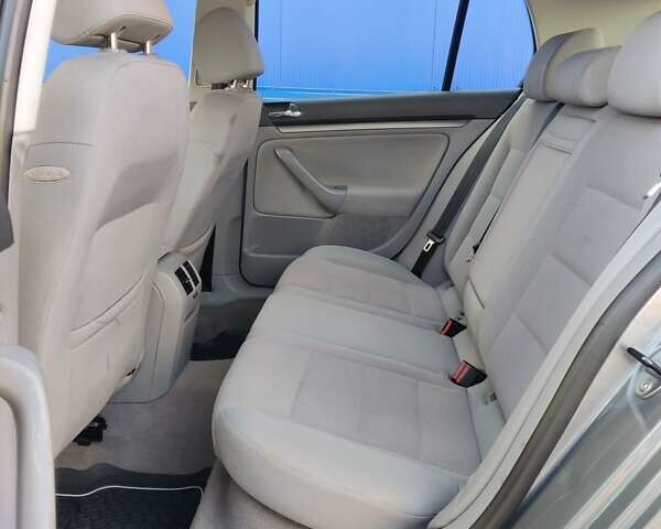 Сірий Фольксваген Гольф, об'ємом двигуна 1.6 л та пробігом 203 тис. км за 6850 $, фото 26 на Automoto.ua