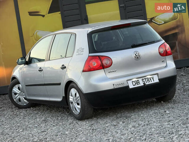Серый Фольксваген Гольф, объемом двигателя 1.6 л и пробегом 229 тыс. км за 5600 $, фото 16 на Automoto.ua