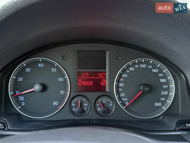 Серый Фольксваген Гольф, объемом двигателя 1.6 л и пробегом 229 тыс. км за 5600 $, фото 43 на Automoto.ua