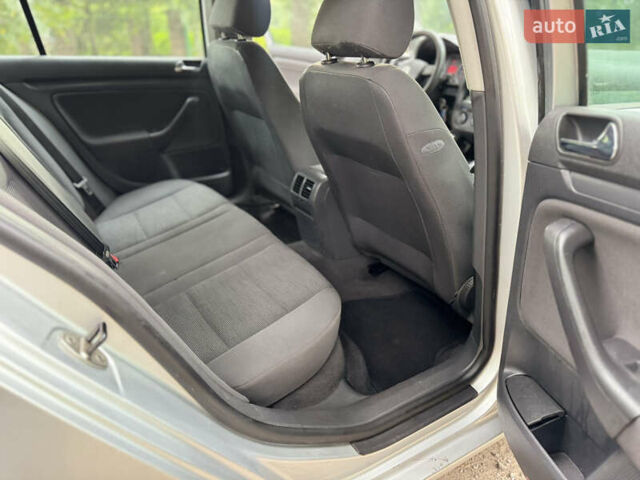 Сірий Фольксваген Гольф, об'ємом двигуна 1.4 л та пробігом 215 тис. км за 5350 $, фото 18 на Automoto.ua