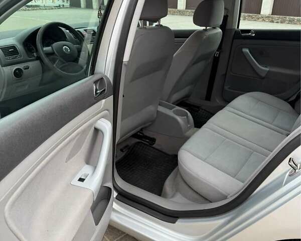 Сірий Фольксваген Гольф, об'ємом двигуна 1.6 л та пробігом 198 тис. км за 6000 $, фото 10 на Automoto.ua