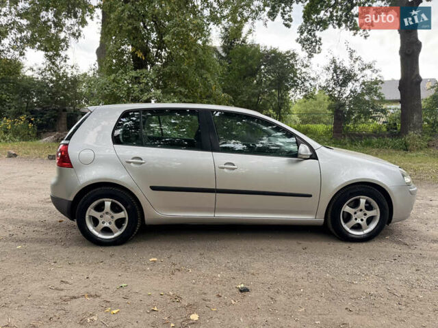 Сірий Фольксваген Гольф, об'ємом двигуна 1.4 л та пробігом 215 тис. км за 5350 $, фото 1 на Automoto.ua