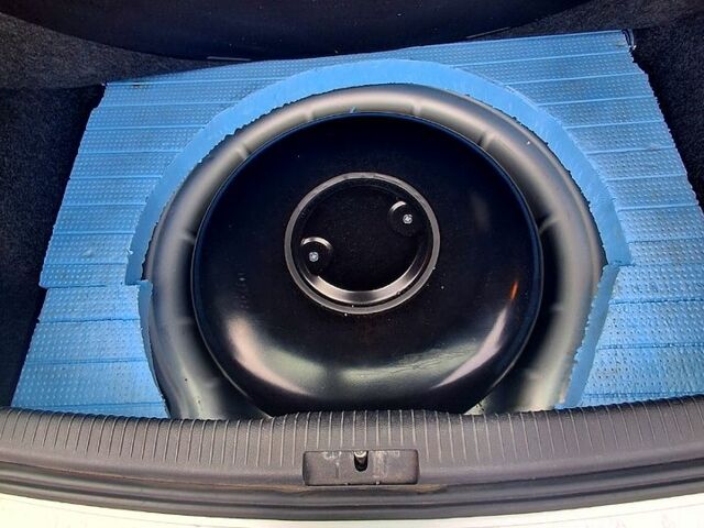 Сірий Фольксваген Гольф, об'ємом двигуна 1.6 л та пробігом 211 тис. км за 8000 $, фото 3 на Automoto.ua