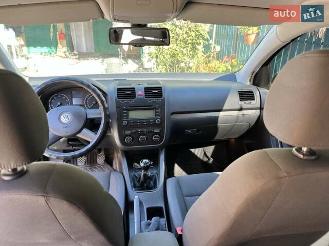 Серый Фольксваген Гольф, объемом двигателя 1.6 л и пробегом 270 тыс. км за 5200 $, фото 1 на Automoto.ua