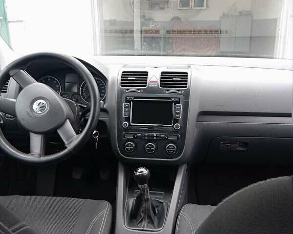 Сірий Фольксваген Гольф, об'ємом двигуна 1.39 л та пробігом 292 тис. км за 6200 $, фото 3 на Automoto.ua