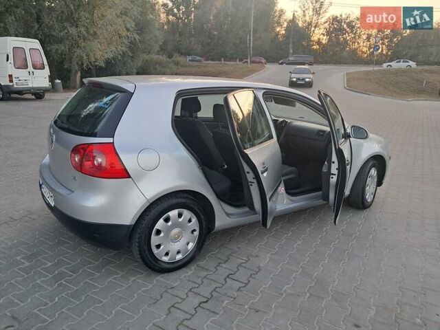 Серый Фольксваген Гольф, объемом двигателя 1.6 л и пробегом 277 тыс. км за 5500 $, фото 29 на Automoto.ua