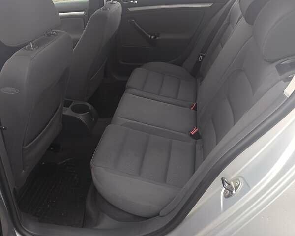 Серый Фольксваген Гольф, объемом двигателя 1.4 л и пробегом 200 тыс. км за 3700 $, фото 6 на Automoto.ua