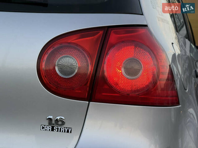 Серый Фольксваген Гольф, объемом двигателя 1.6 л и пробегом 229 тыс. км за 5600 $, фото 24 на Automoto.ua