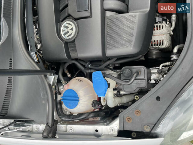 Серый Фольксваген Гольф, объемом двигателя 1.6 л и пробегом 259 тыс. км за 5400 $, фото 33 на Automoto.ua