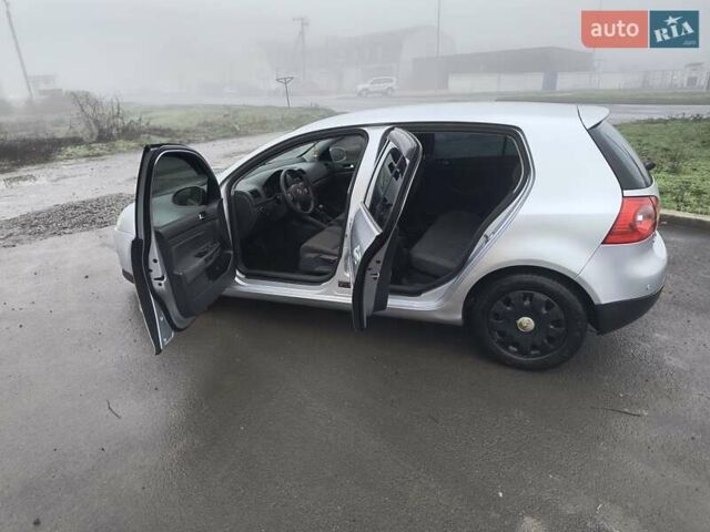 Серый Фольксваген Гольф, объемом двигателя 1.4 л и пробегом 253 тыс. км за 4900 $, фото 5 на Automoto.ua