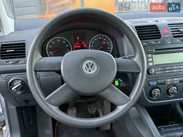 Серый Фольксваген Гольф, объемом двигателя 1.6 л и пробегом 229 тыс. км за 5600 $, фото 41 на Automoto.ua