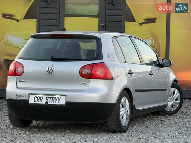 Серый Фольксваген Гольф, объемом двигателя 1.6 л и пробегом 229 тыс. км за 5600 $, фото 21 на Automoto.ua