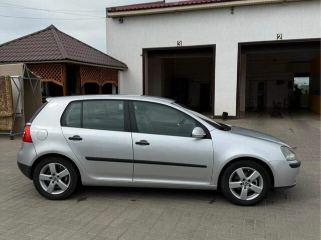 Сірий Фольксваген Гольф, об'ємом двигуна 1.6 л та пробігом 198 тис. км за 6000 $, фото 1 на Automoto.ua