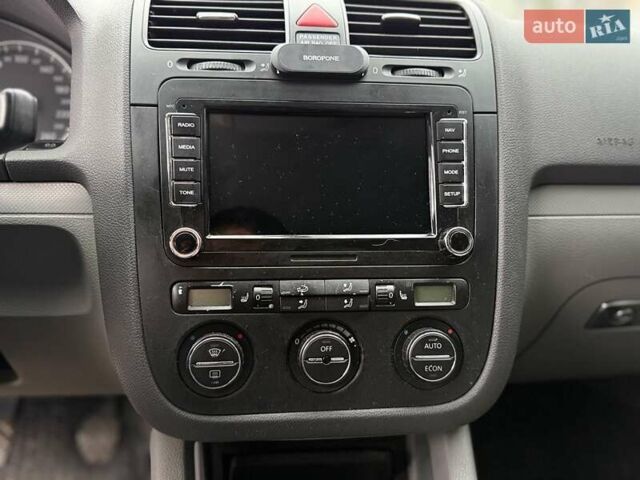 Серый Фольксваген Гольф, объемом двигателя 1.9 л и пробегом 380 тыс. км за 6199 $, фото 28 на Automoto.ua