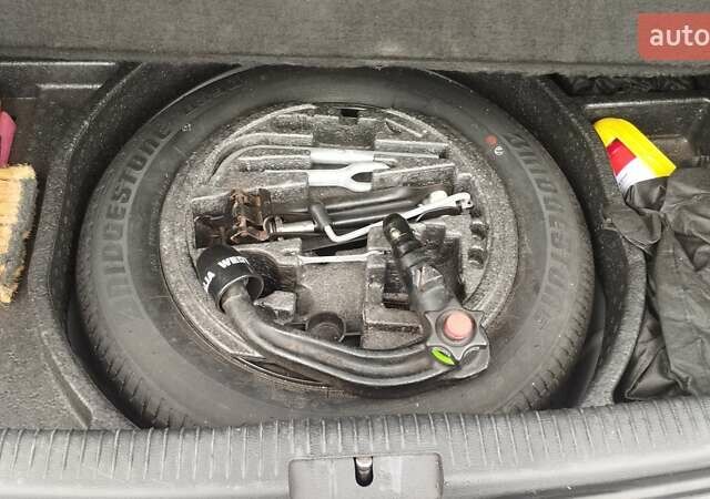 Серый Фольксваген Гольф, объемом двигателя 1.6 л и пробегом 202 тыс. км за 6000 $, фото 10 на Automoto.ua