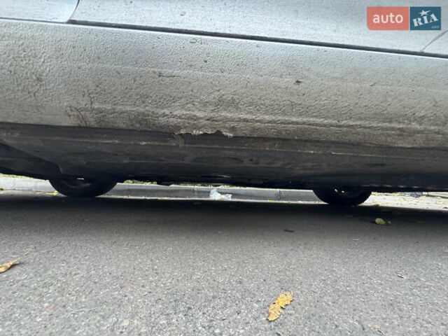 Фольксваген Гольф 2004 в Полтаве на Automoto.ua Серый Фольксваген Гольф, объемом двигателя 1.6 л и пробегом 260 тыс. км за 5500 $, фото 22 на Automoto.ua