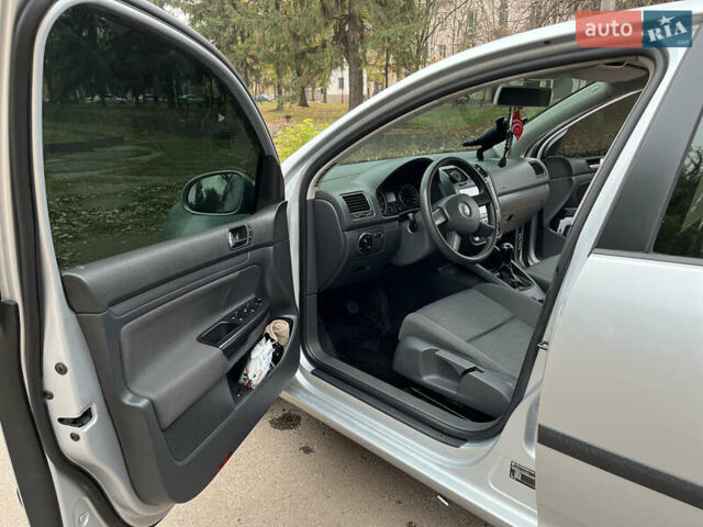 Сірий Фольксваген Гольф, об'ємом двигуна 1.4 л та пробігом 264 тис. км за 5300 $, фото 10 на Automoto.ua