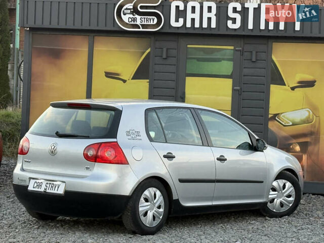 Серый Фольксваген Гольф, объемом двигателя 1.6 л и пробегом 229 тыс. км за 5600 $, фото 23 на Automoto.ua