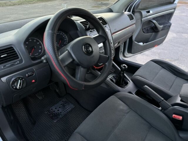 Серый Фольксваген Гольф, объемом двигателя 1.6 л и пробегом 290 тыс. км за 4999 $, фото 19 на Automoto.ua