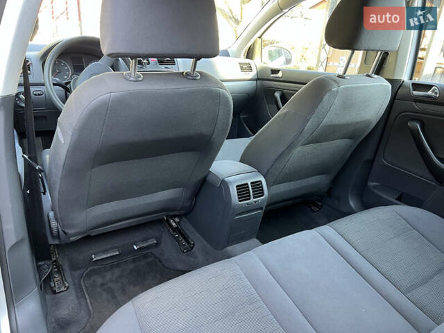 Фольксваген Гольф 2004 у Луцьку на Automoto.ua Сірий Фольксваген Гольф, об'ємом двигуна 1.6 л та пробігом 261 тис. км за 5400 $, фото 17 на Automoto.ua