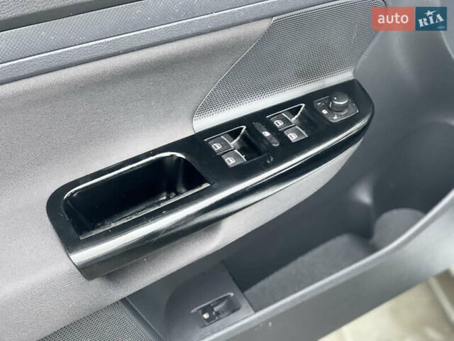 Серый Фольксваген Гольф, объемом двигателя 1.6 л и пробегом 225 тыс. км за 5400 $, фото 20 на Automoto.ua