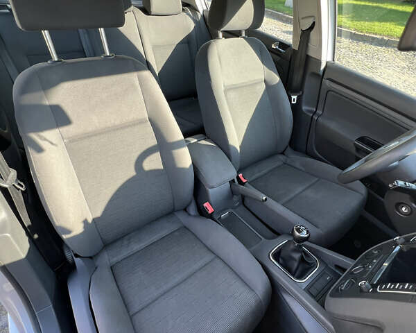 Фольксваген Гольф 2004 у Луцьку на Automoto.ua Сірий Фольксваген Гольф, об'ємом двигуна 1.6 л та пробігом 261 тис. км за 5400 $, фото 13 на Automoto.ua